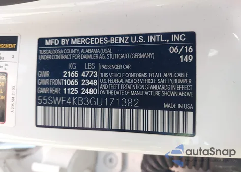 2016 Mercedes-Benz C 300 Sport 4Matic z USA, uszkodzony, nr VIN 55SWF4KB3GU171382